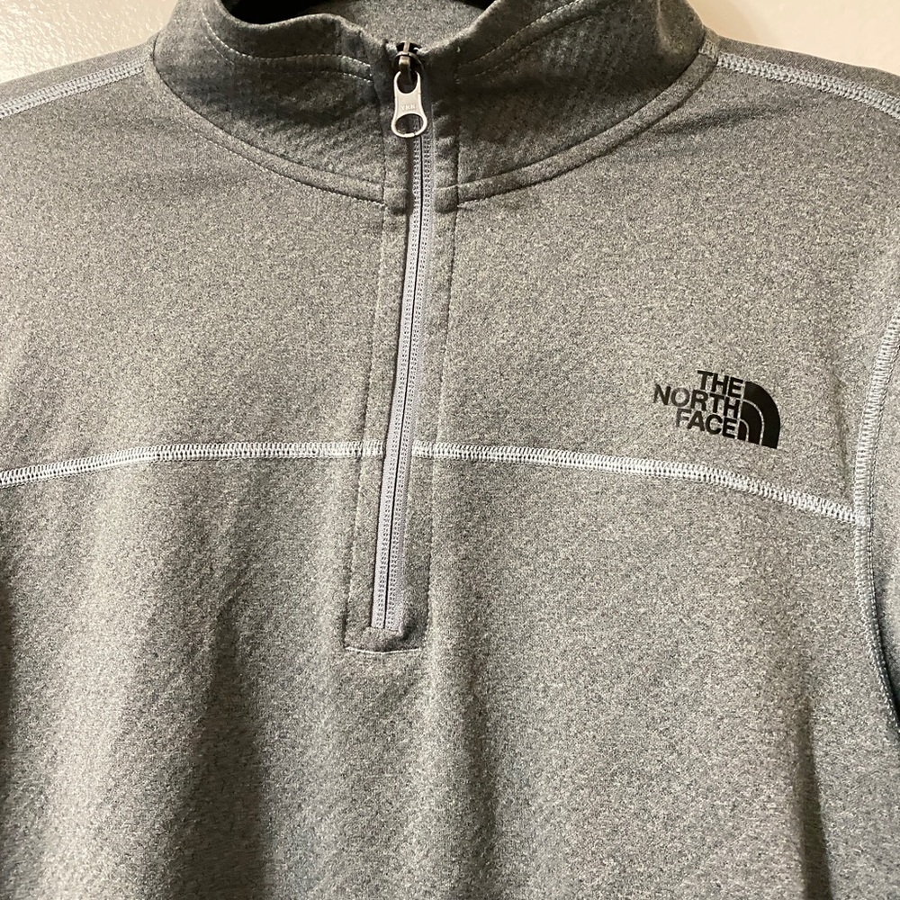 The North Face Pullover Mens small Gray Quarter Zip Performance